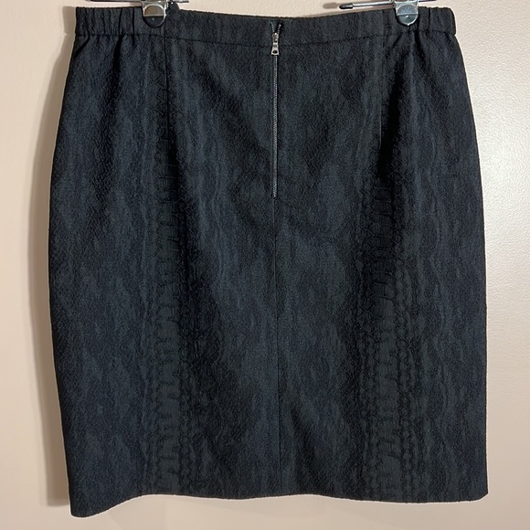 Tahari Skirt - Picture 2 of 6